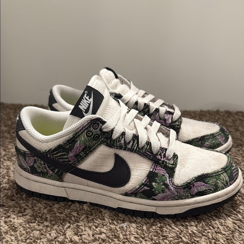 Nike Floral Dunk Low - Picture 2 of 4